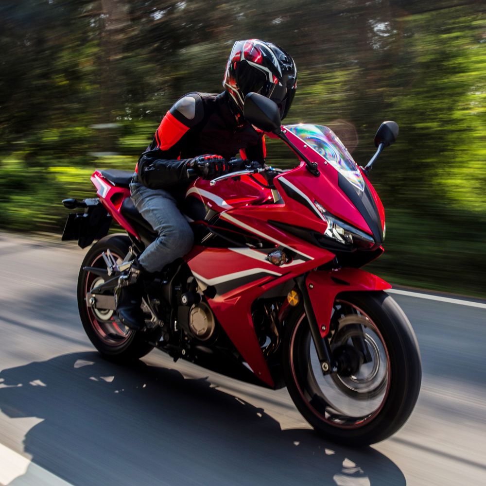 Keramična zaščita motorističnih jaken – kaj je možno in kaj ne?