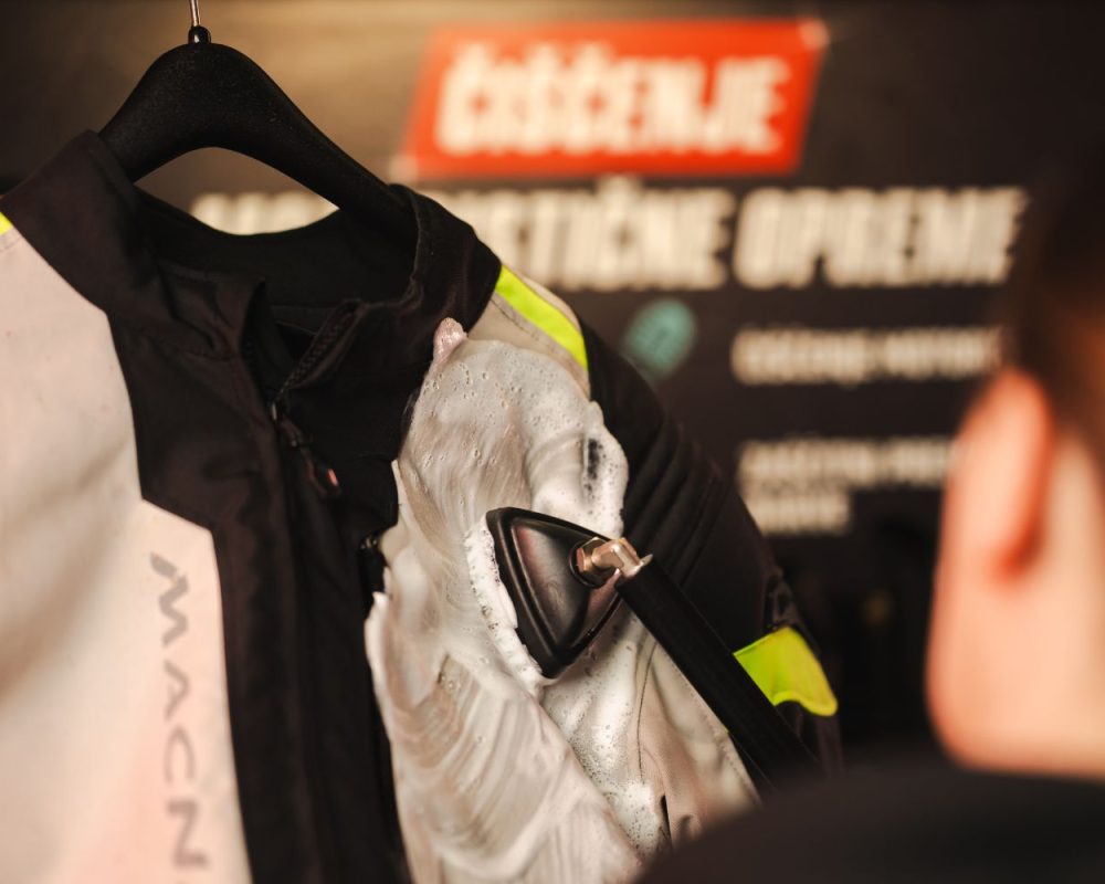 artklin čiščenje jakne